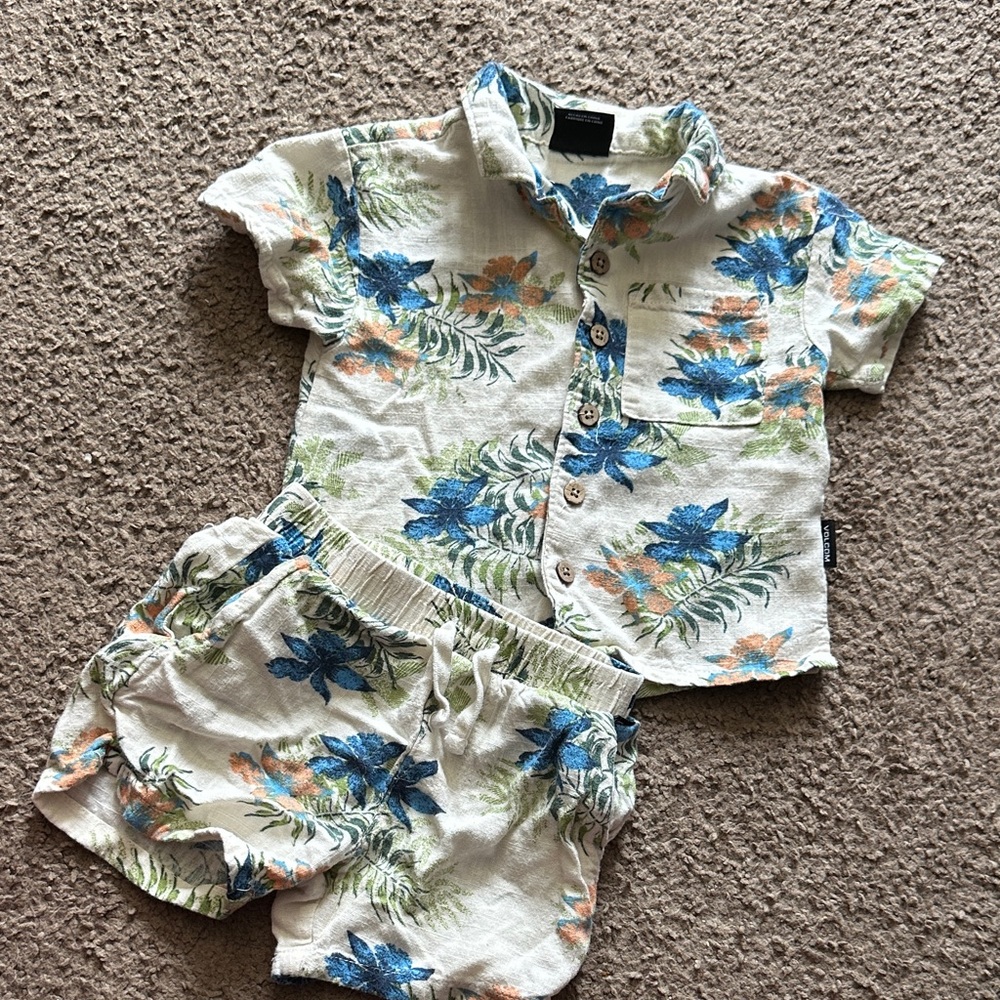 Volcom Blue and Green Floral Outfit